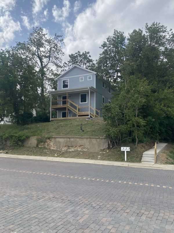 1029 Commercial St #3 - Photo 2 of 10