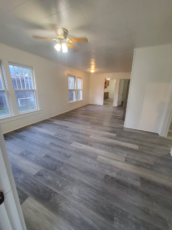 108 N Hitchcock St - Photo 3 of 16