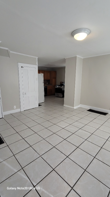 1940 Center St - Photo 5 of 16