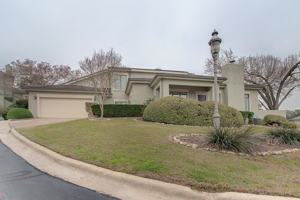featured image of 4231 Westlake Dr #E2