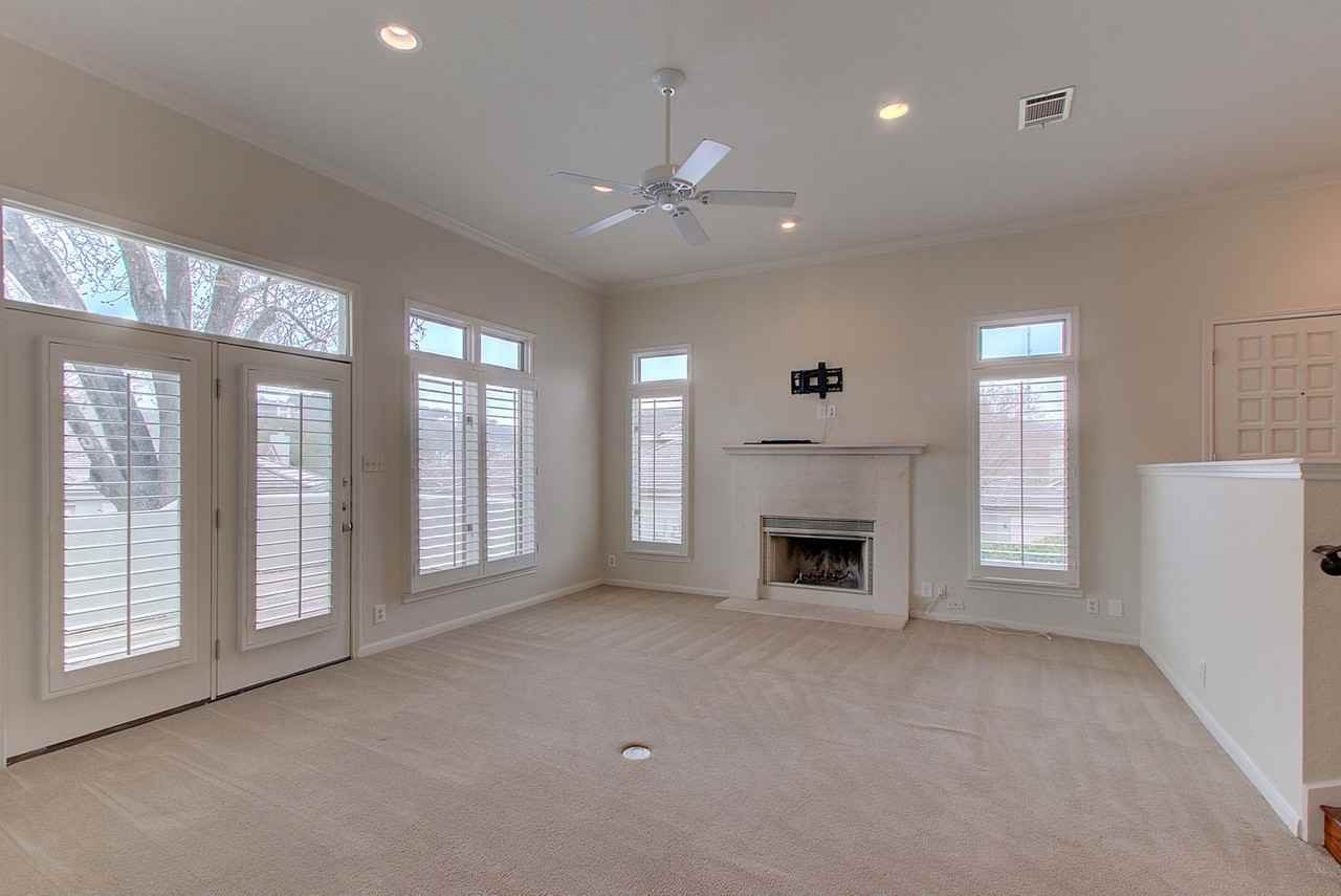 4231 Westlake Dr #E2 - Photo 4 of 32
