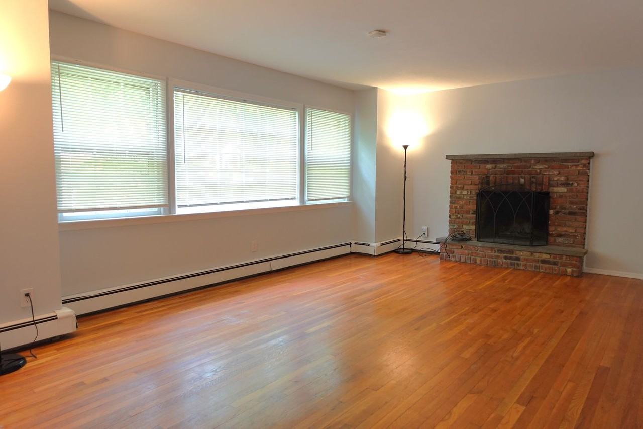 8 Beech Pl - Photo 2 of 14