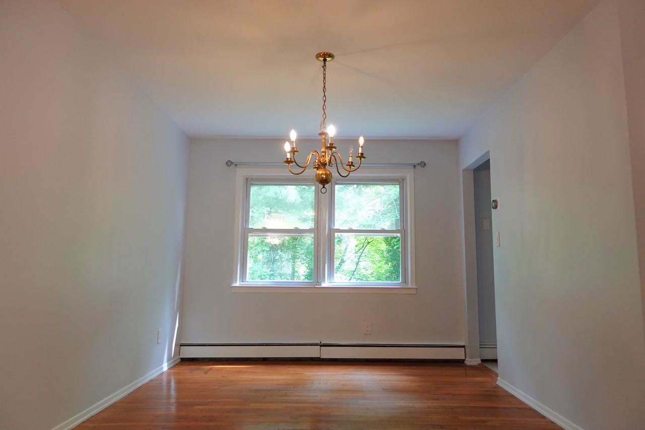 8 Beech Pl - Photo 3 of 14