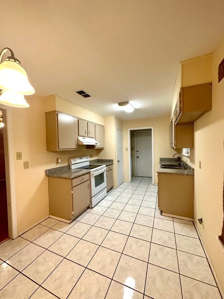 15344 Monica Ave - Photo 4 of 19