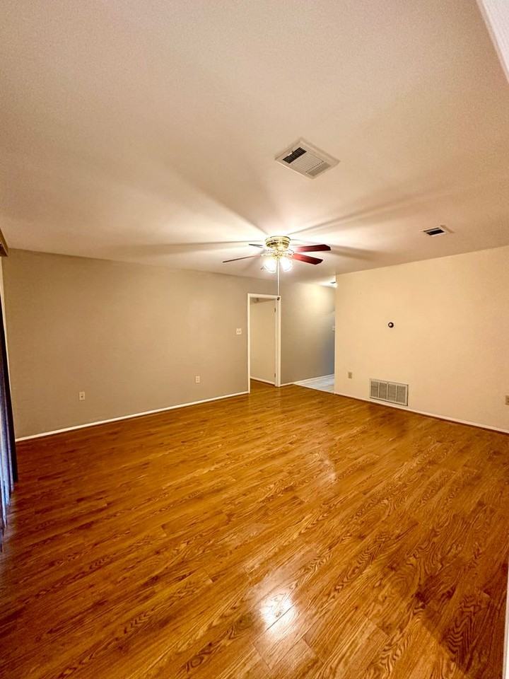 15344 Monica Ave - Photo 6 of 19