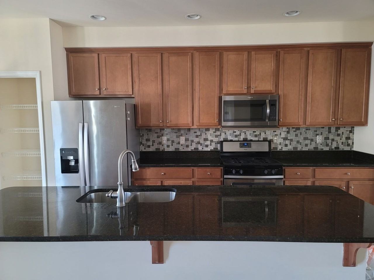 527 Liam Pl - Photo 3 of 19