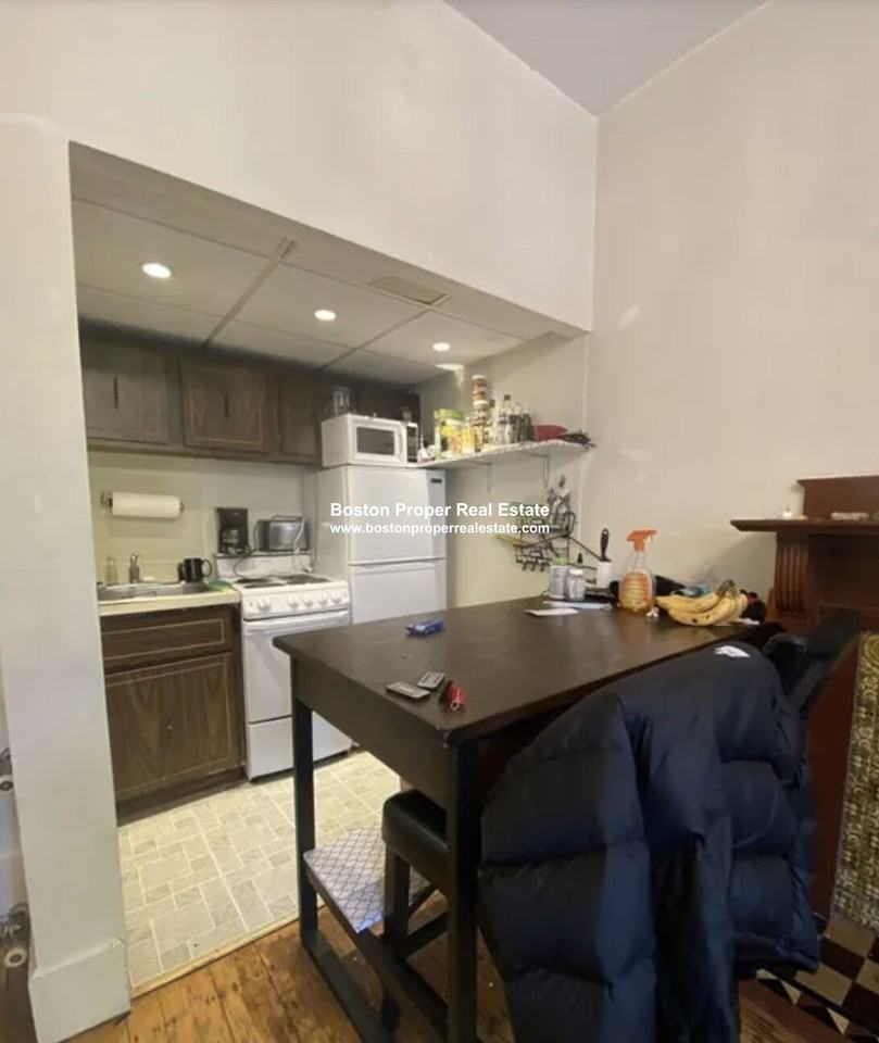 291 Newbury St #2R - Photo 2 of 6