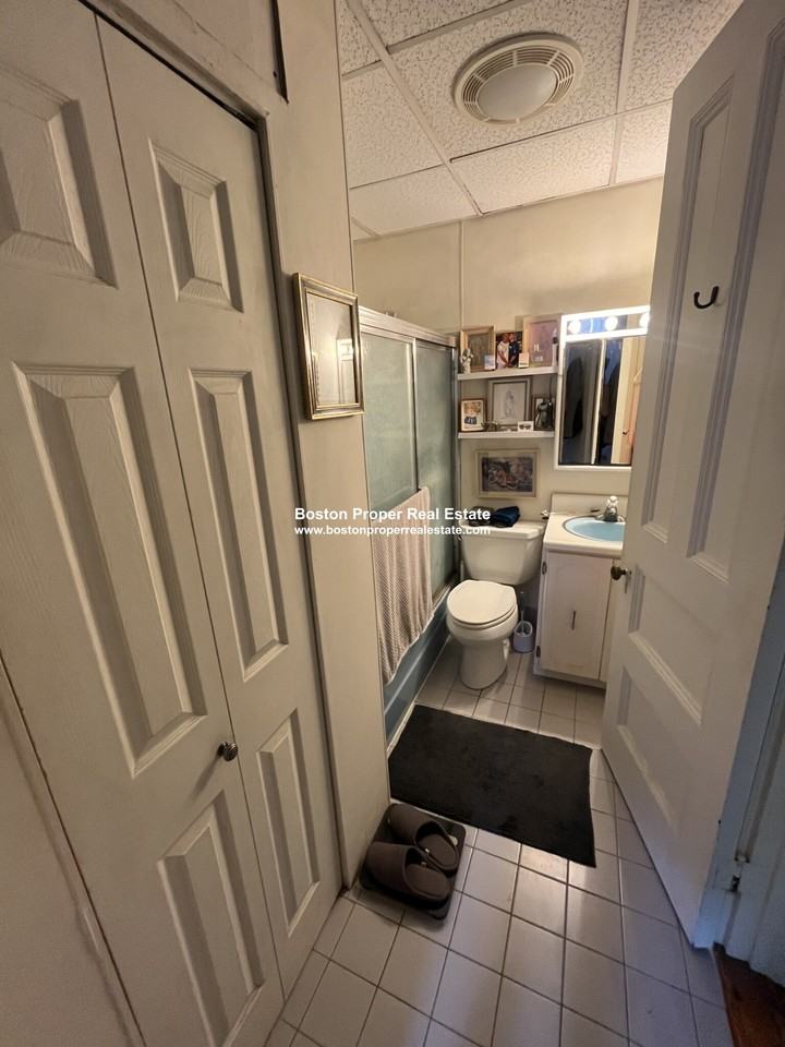 291 Newbury St #2R - Photo 3 of 6