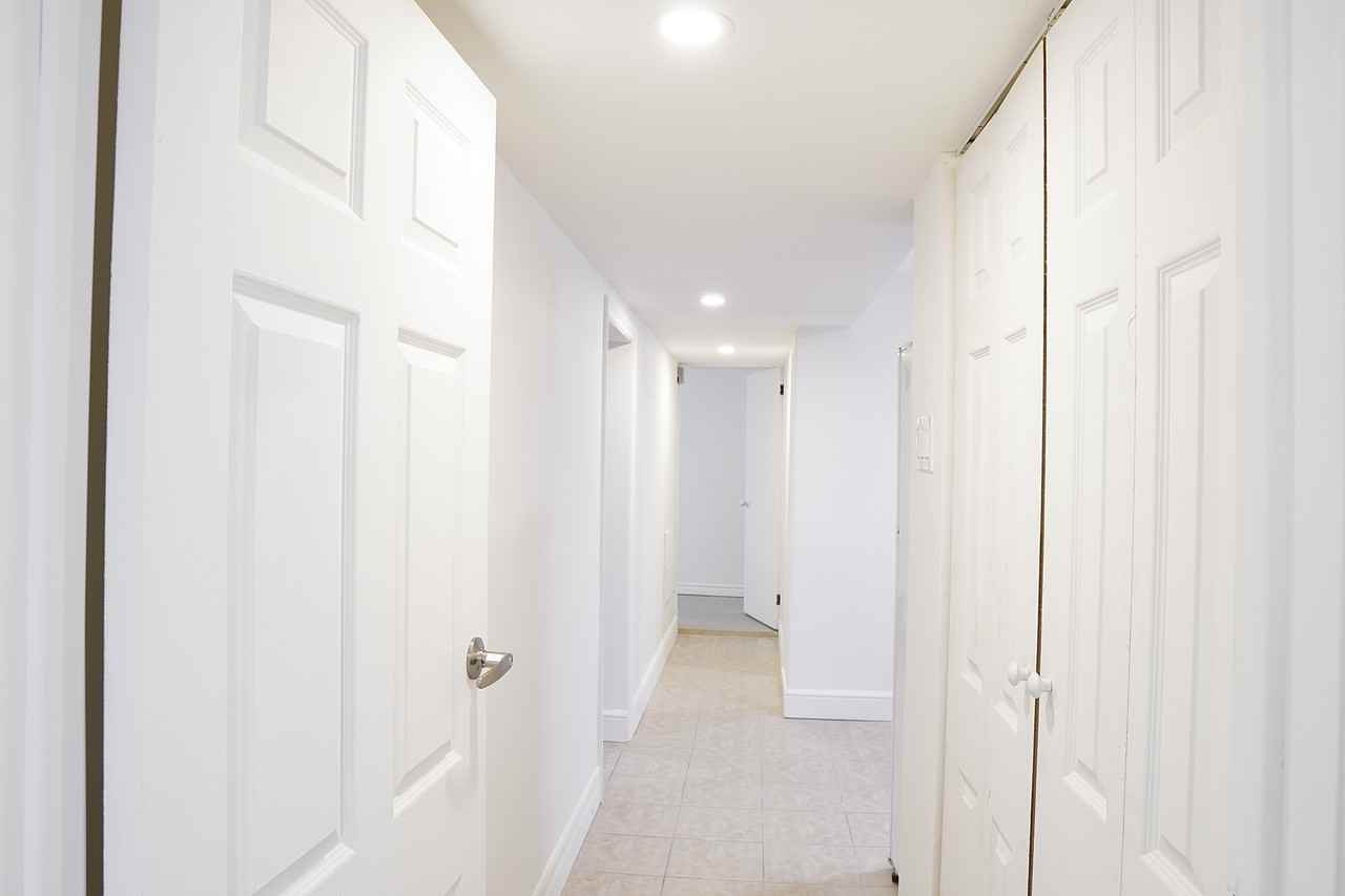 122 Jay Street - Photo 2 of 20