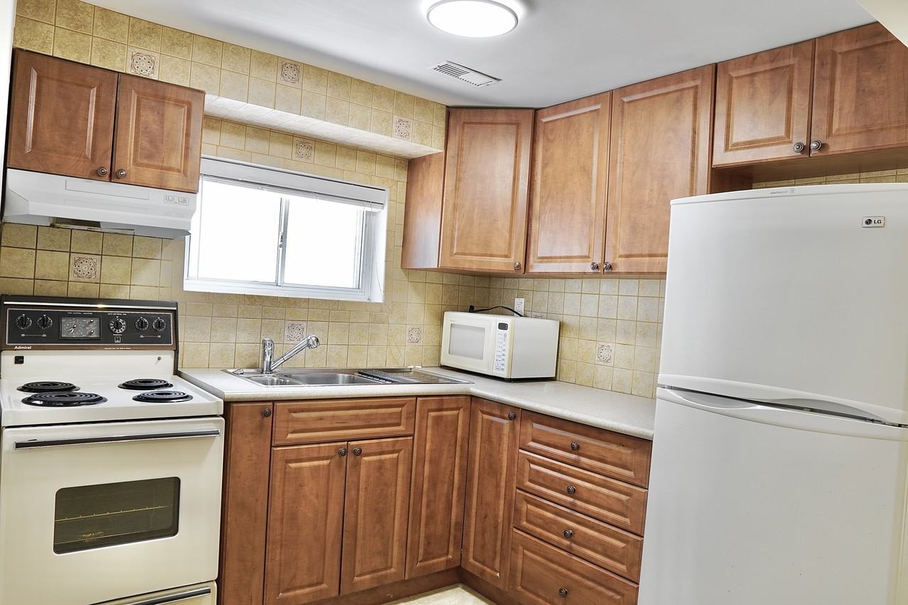 122 Jay Street - Photo 3 of 20