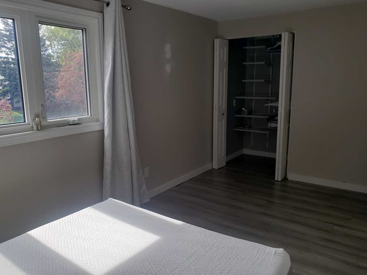 551 Dorchester Drive - Photo 2 of 23