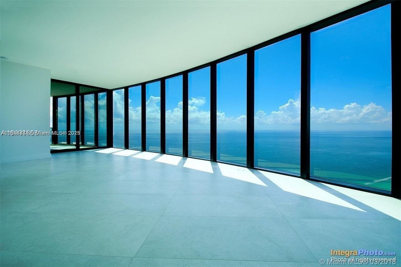 18555 Collins Ave #5001 - Photo 3 of 34