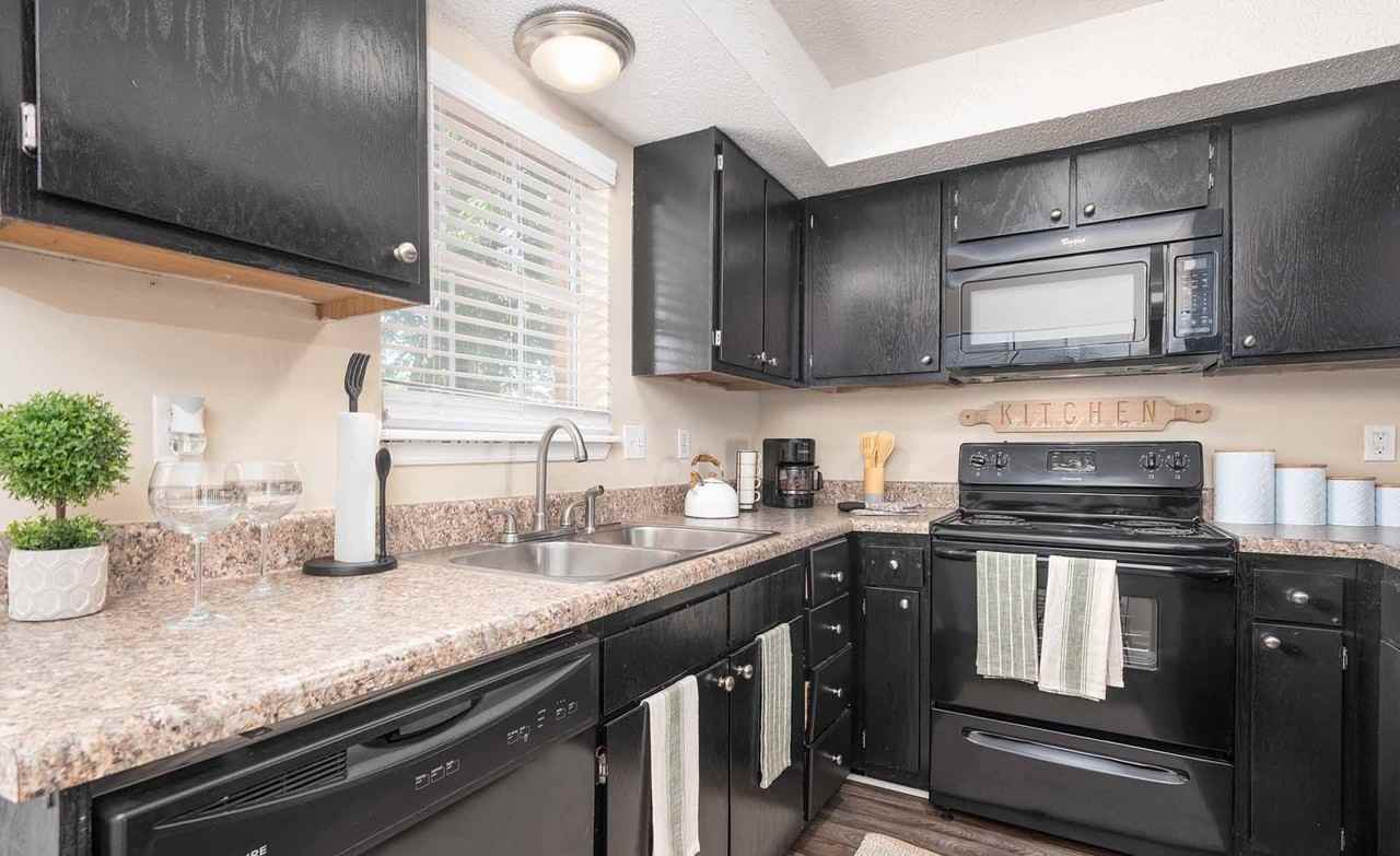 Georgia Green Townhome Apartments - Photo 3 of 23