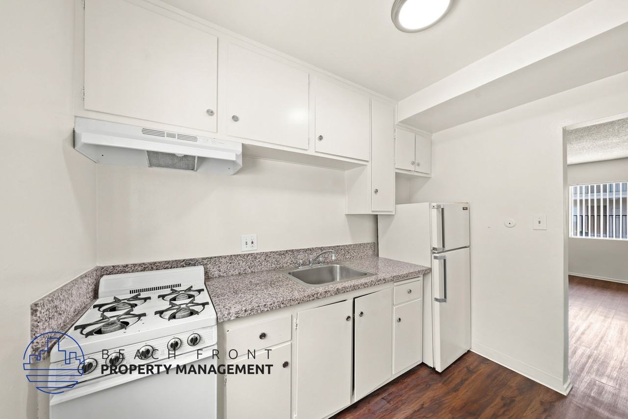 13444-13460 Prairie Ave. - Photo 2 of 18