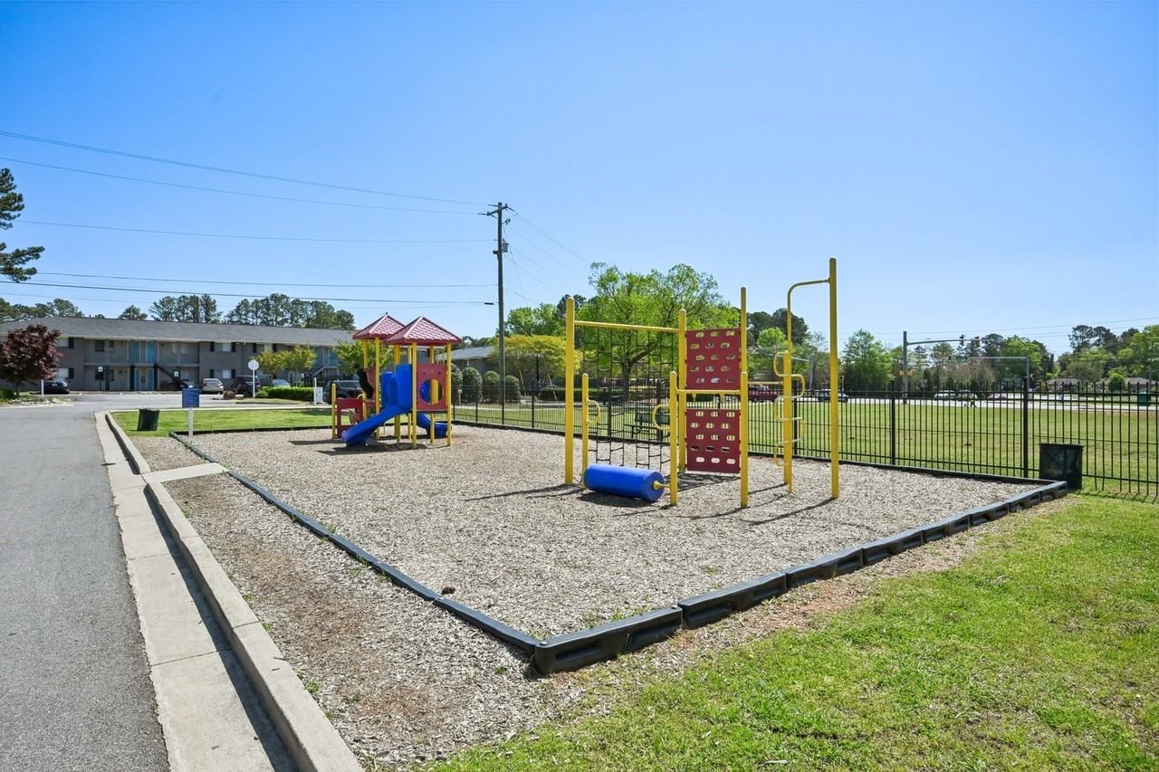 Amber Grove Apartments - Photo 4 of 20