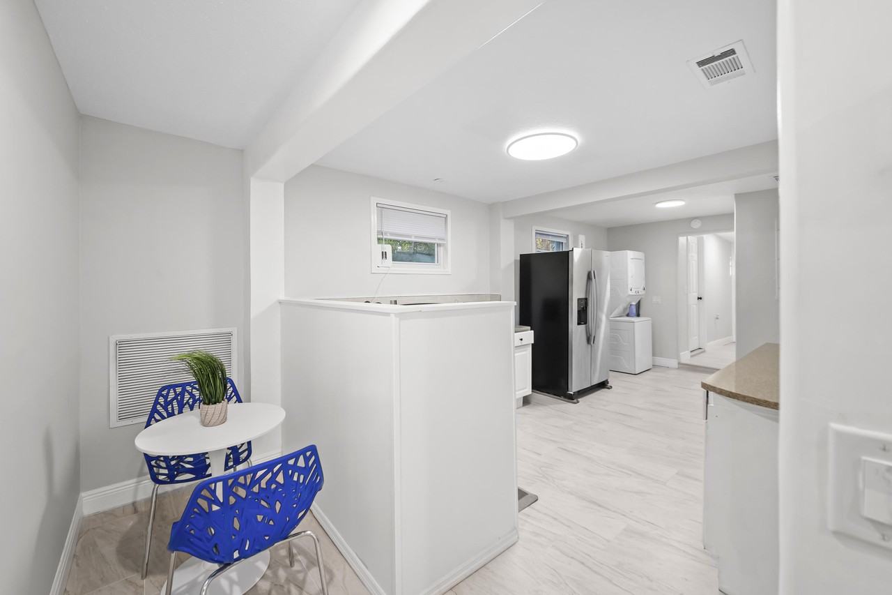 Wakefield Ave - Photo 5 of 11