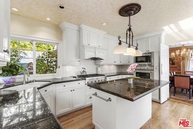 1600 Hillside Dr - Photo 3 of 8