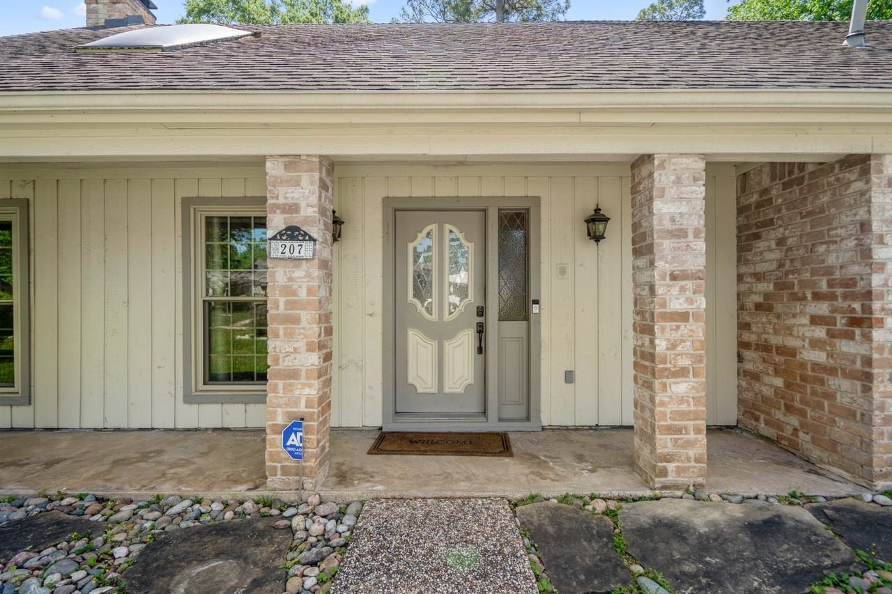 207 Greenforest Dr - Photo 4 of 32