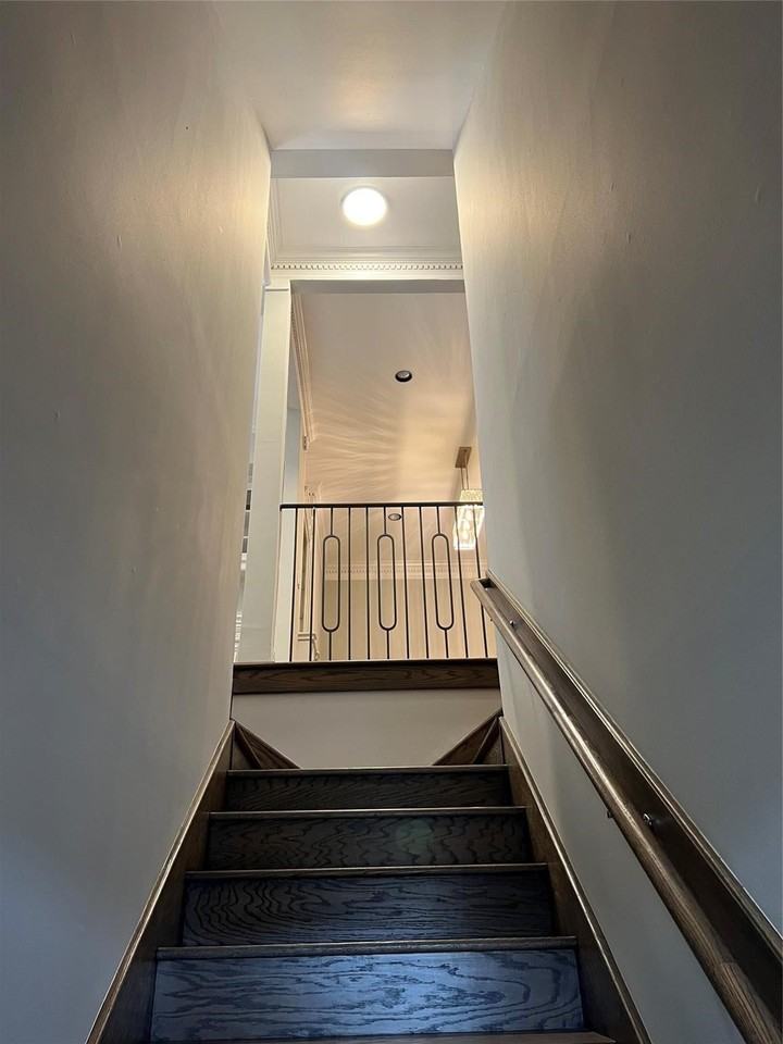 1516 Park St - Photo 3 of 48