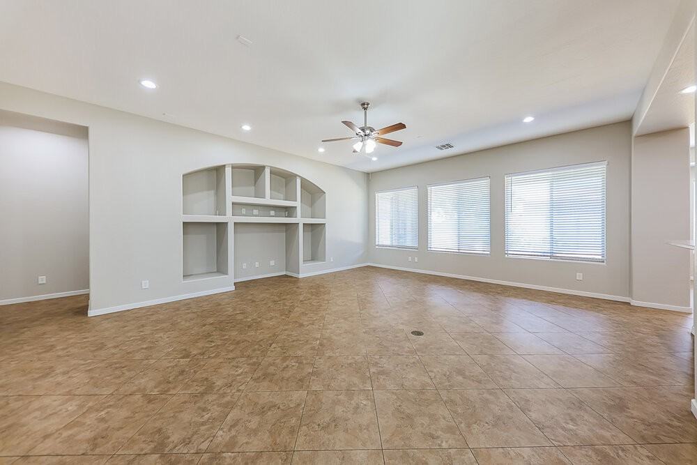 1812 E South Mountain Ave - Photo 4 of 16