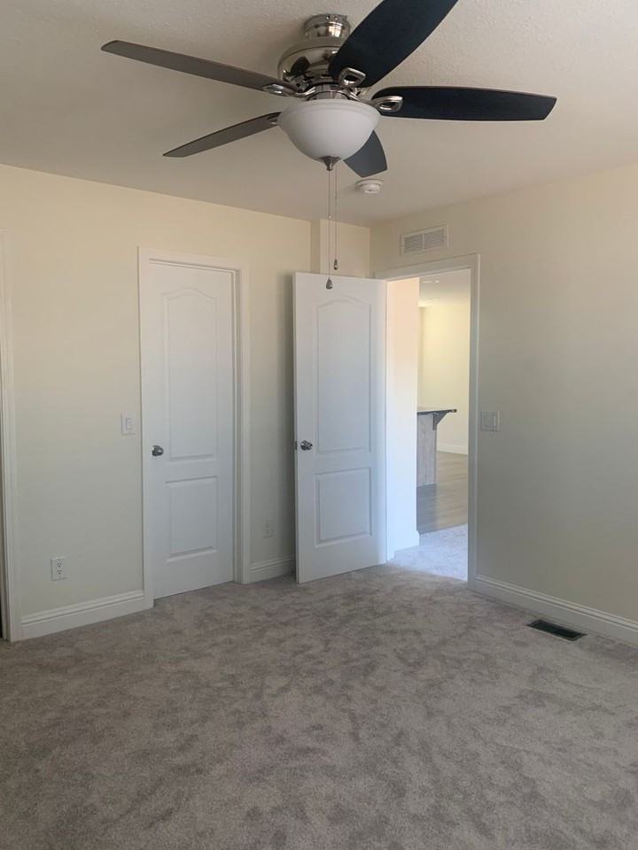 665 Memorial Way - Photo 3 of 15