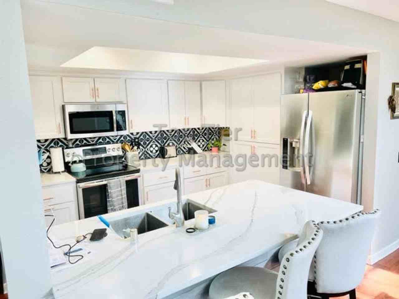 4118 Esperanza Way - Photo 3 of 12