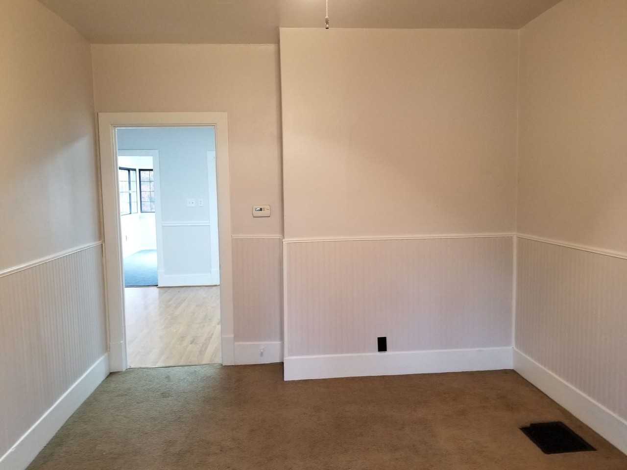 1054 8th Ave - Photo 3 of 26