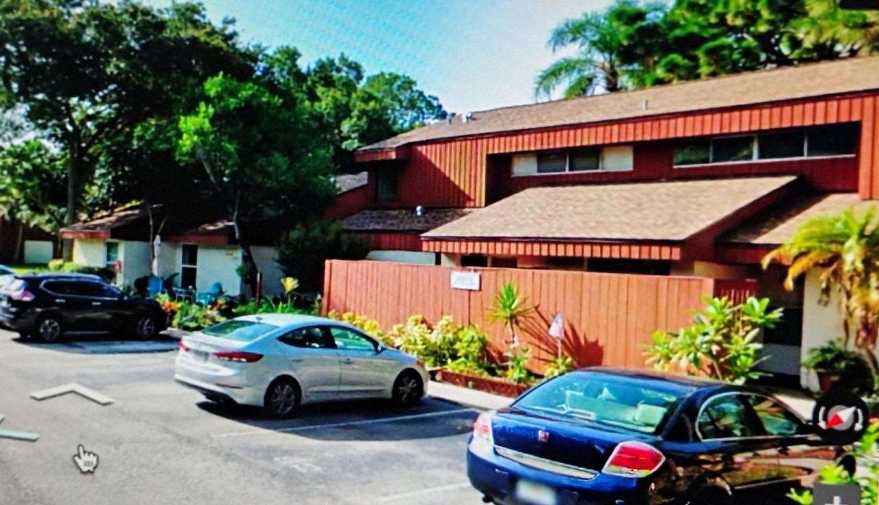 2078 Sunset Point Rd - Photo 2 of 20