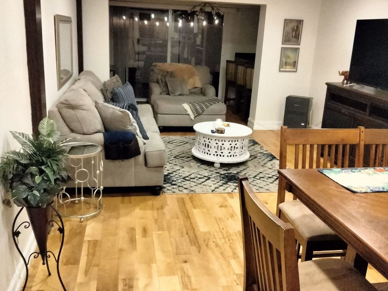 2078 Sunset Point Rd - Photo 4 of 20