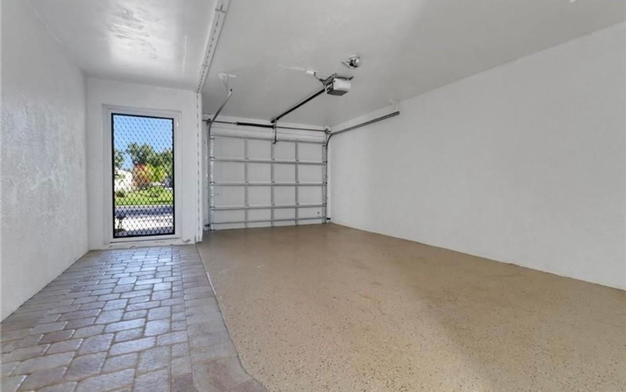 13711 Raleigh Ln - Photo 4 of 25