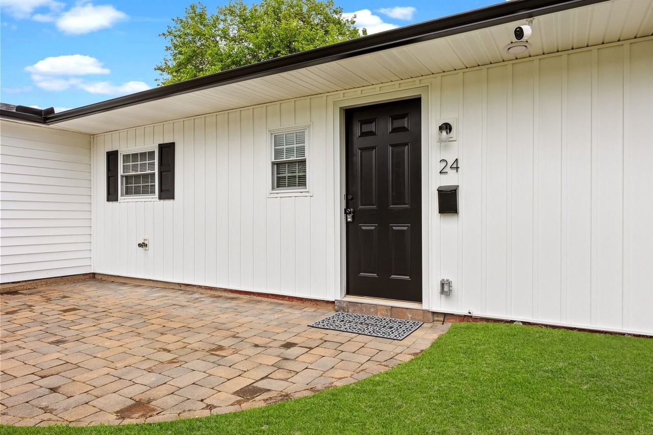 24 Lavender Ln - Photo 3 of 32