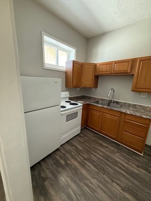 847 Mercer Street - Photo 2 of 12