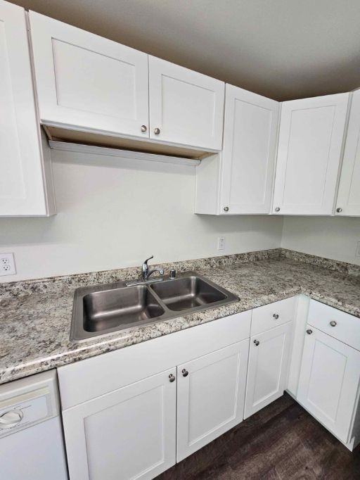 1219 Hanson Avenue - Photo 4 of 21