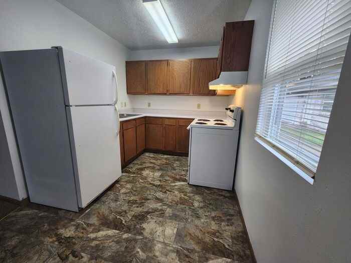 3150 N 19th St - Photo 3 of 6