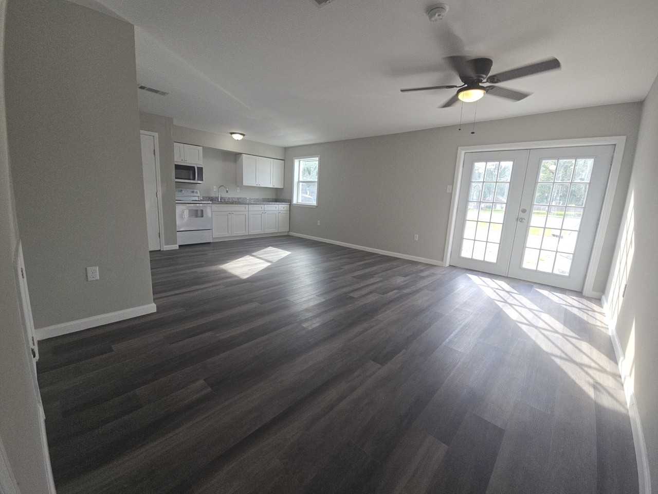 209 River Oaks Dr #C - Photo 2 of 17