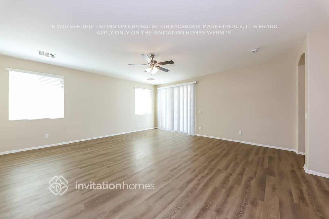 7412 W Ellis St - Photo 6 of 17