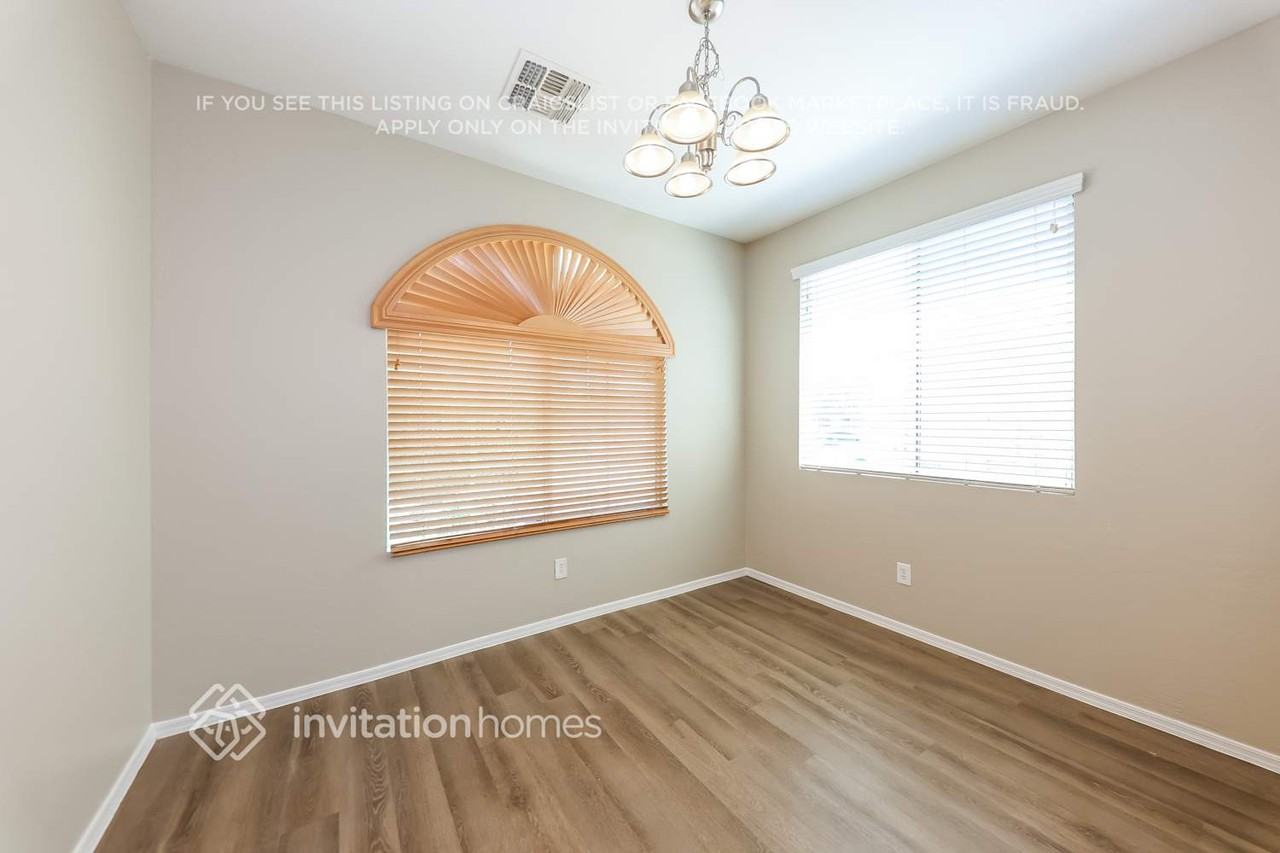 7412 W Ellis St - Photo 7 of 17