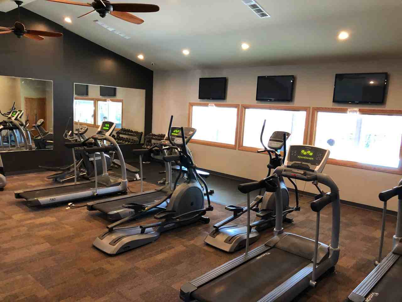 Chateau Knoll - Photo 4 of 31