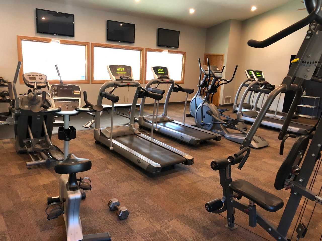 Chateau Knoll - Photo 5 of 31