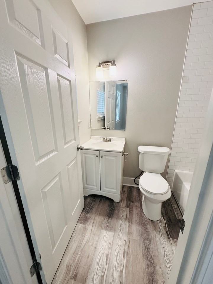 1847 N 16th St - Photo 4 of 29