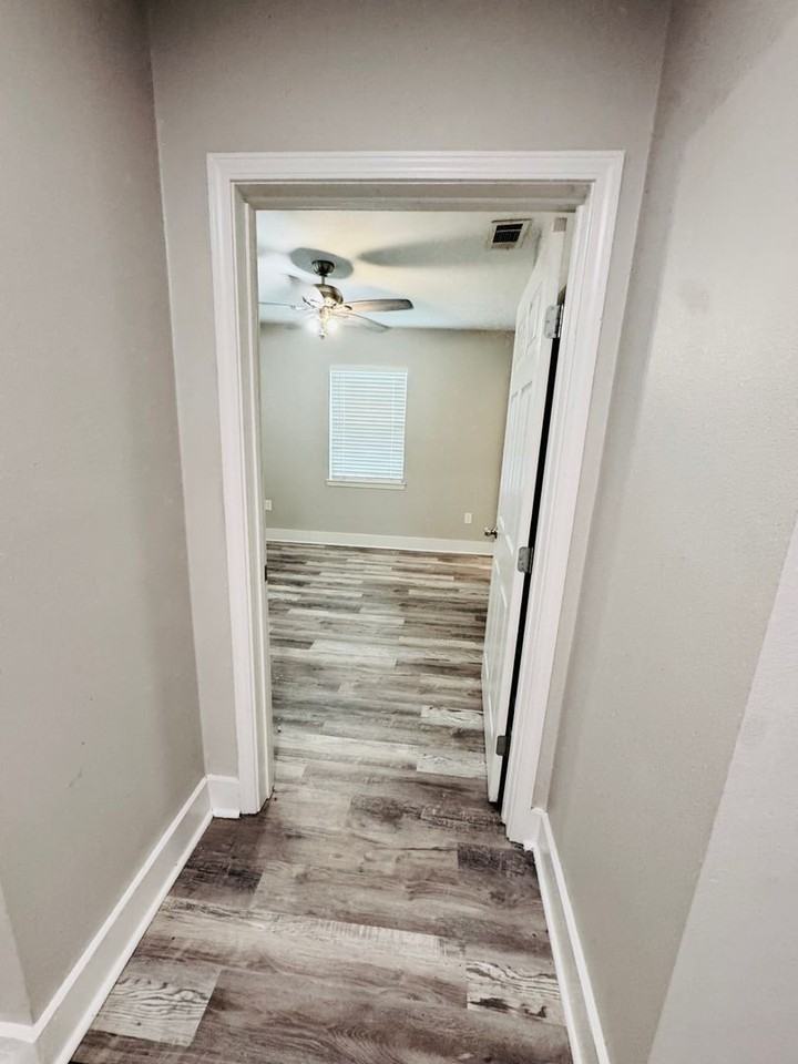 1847 N 16th St - Photo 6 of 29