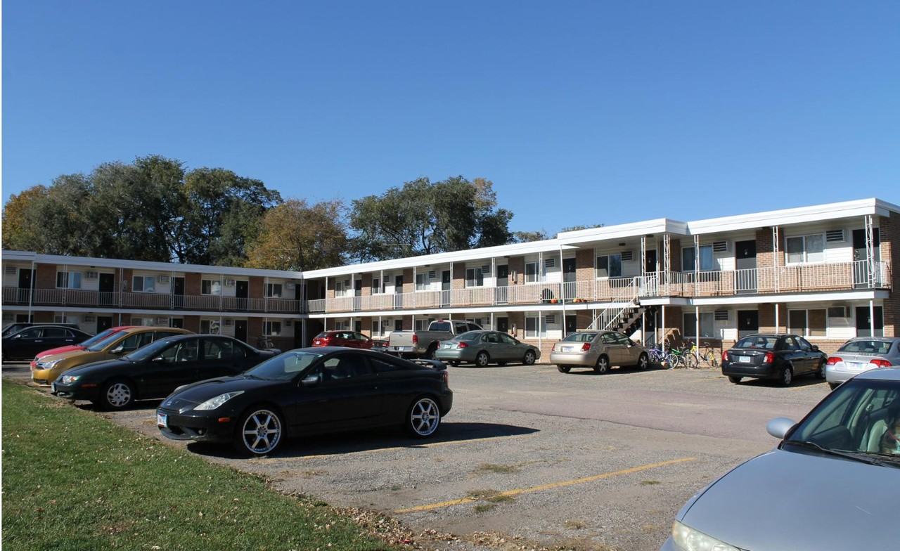 530 Elm Street - Photo 4 of 25