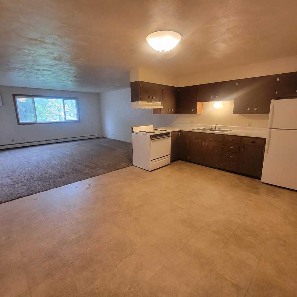 530 Elm Street - Photo 6 of 25