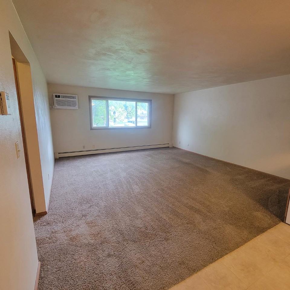 530 Elm Street - Photo 7 of 25