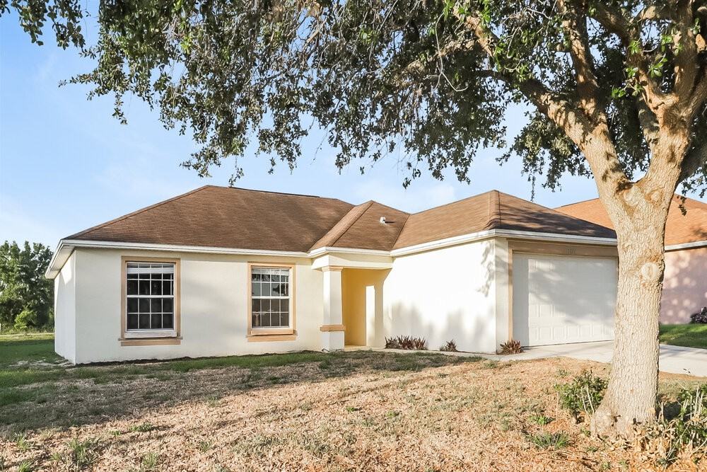 2324 Sunset Pointe Dr - Photo 3 of 16