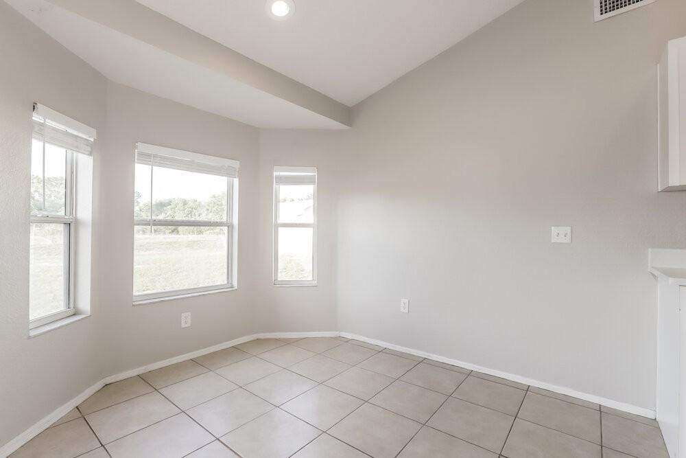 2324 Sunset Pointe Dr - Photo 6 of 16