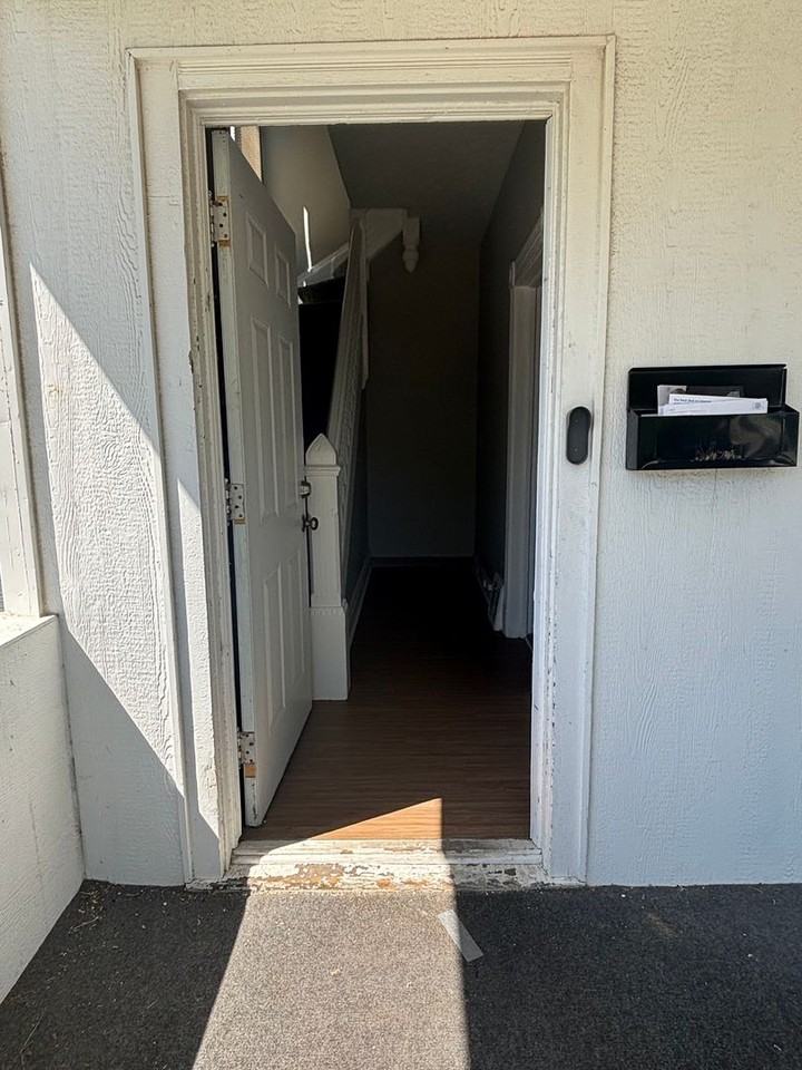 2208 Maple St - Photo 2 of 26