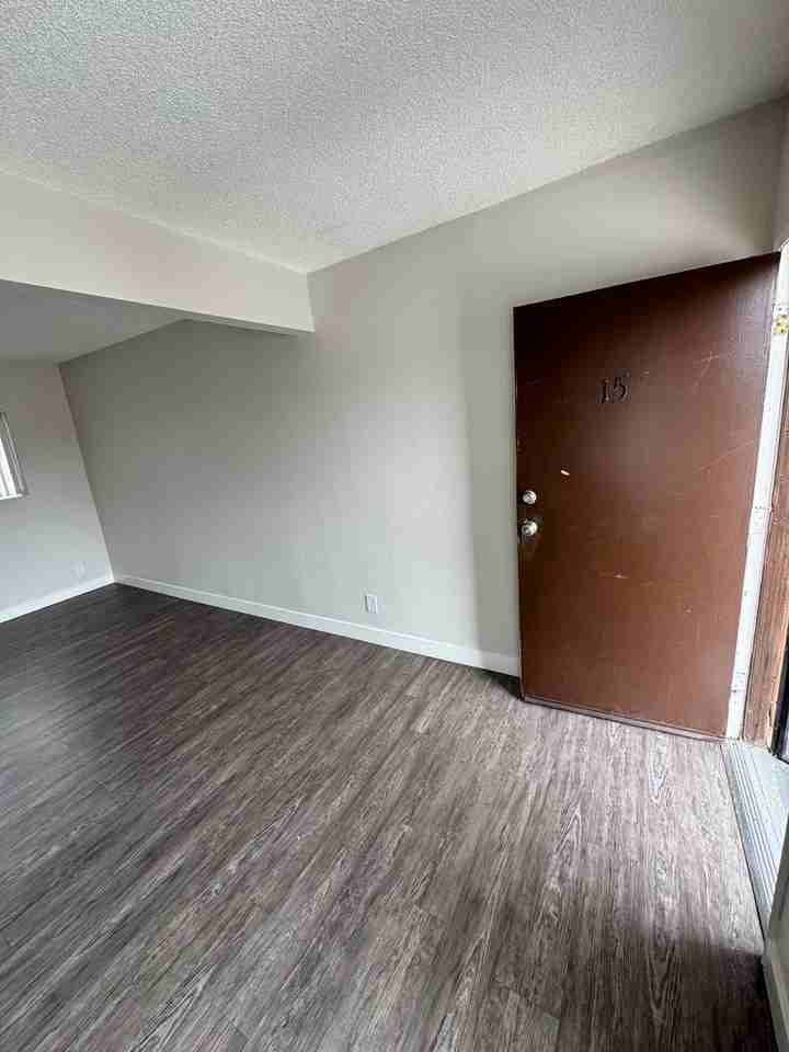 2070 S Mountain View Ave - Photo 2 of 14