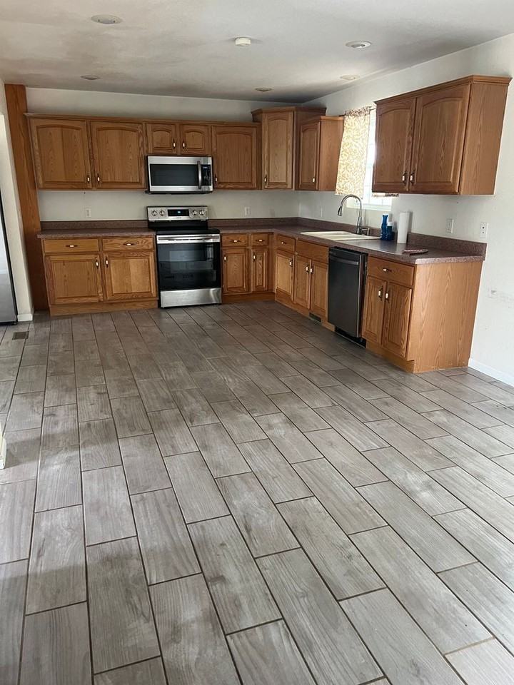 20266 Hyatt Ln - Photo 6 of 30