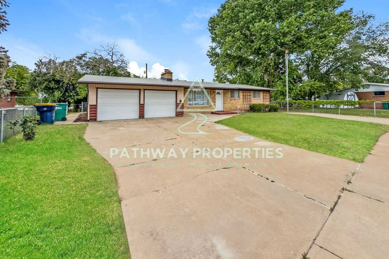 518 Vickie Ln - Photo 2 of 15